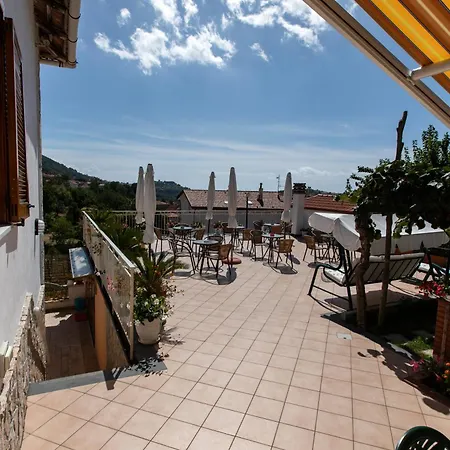 圣安娜住宿加早餐旅馆 住宿加早餐酒店 阿杰罗拉