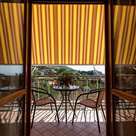 Sant'anna Bed & Breakfast 아제롤라